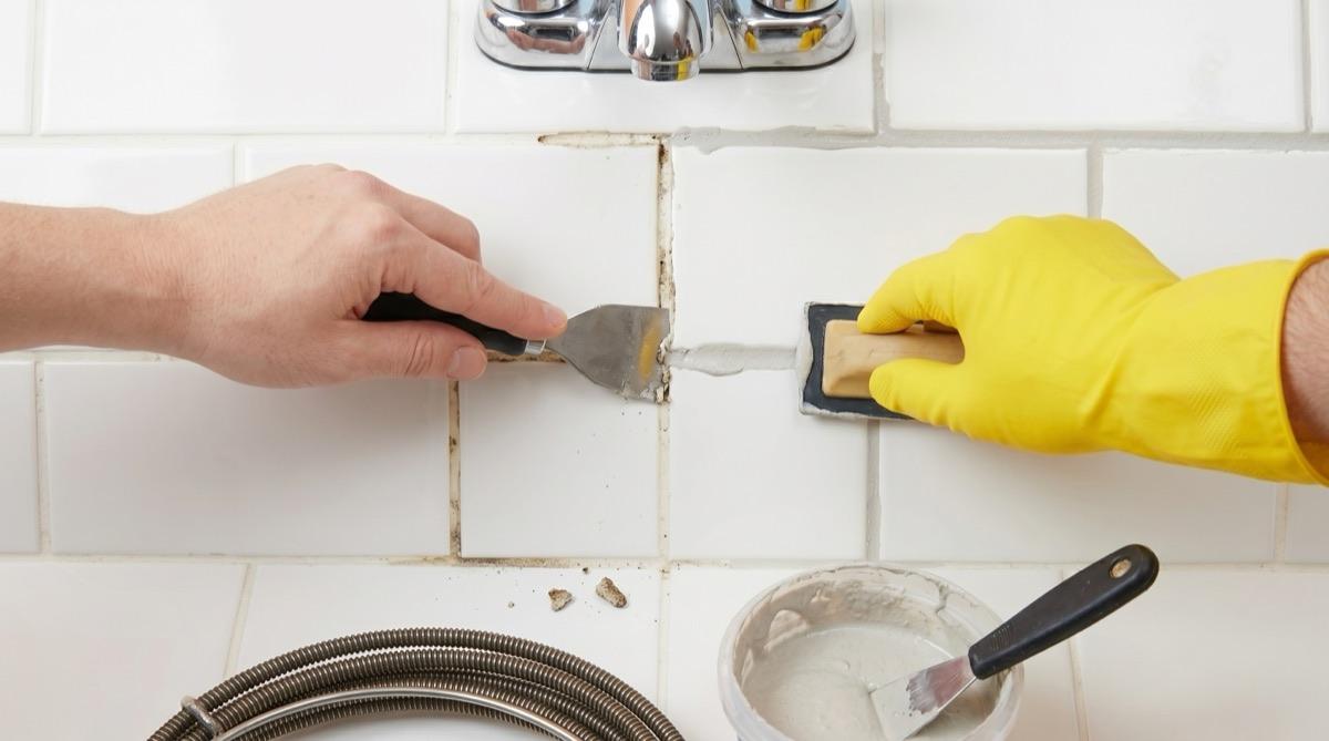 Plombier Plamby vérifié pour refaire les joints de salle de bain à Paris & Île-de-France